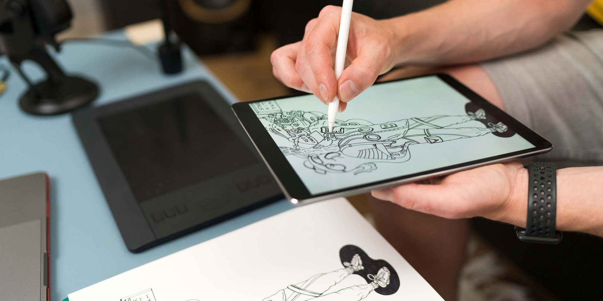 Elev arbetar med illustration på iPad